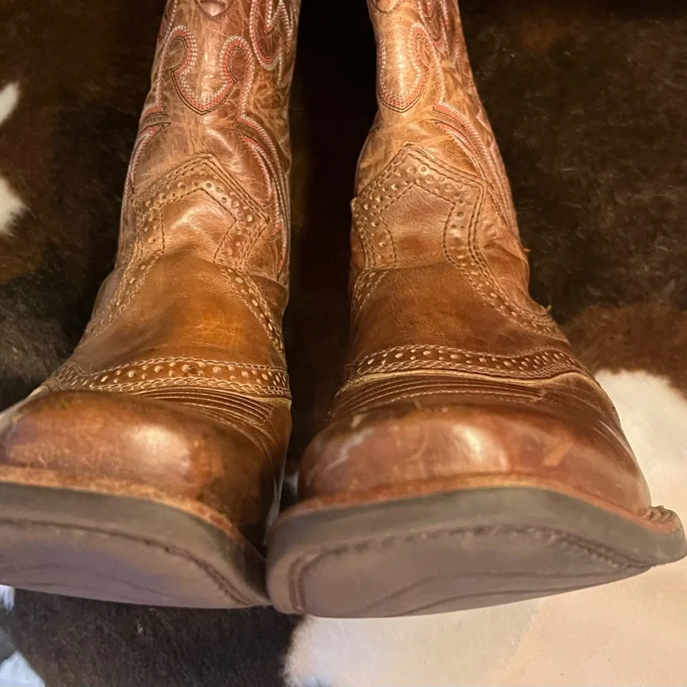 BROWN BOOTS SQUARE TOE RIDING HEEL LADY 8 MEN 7D ARIAT SPUR SHELF STITCH UNISEX - Picture 12 of 15